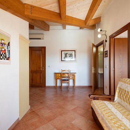 Lola Piccolo Hotel E Appartamenti Марина ди Гросето Екстериор снимка