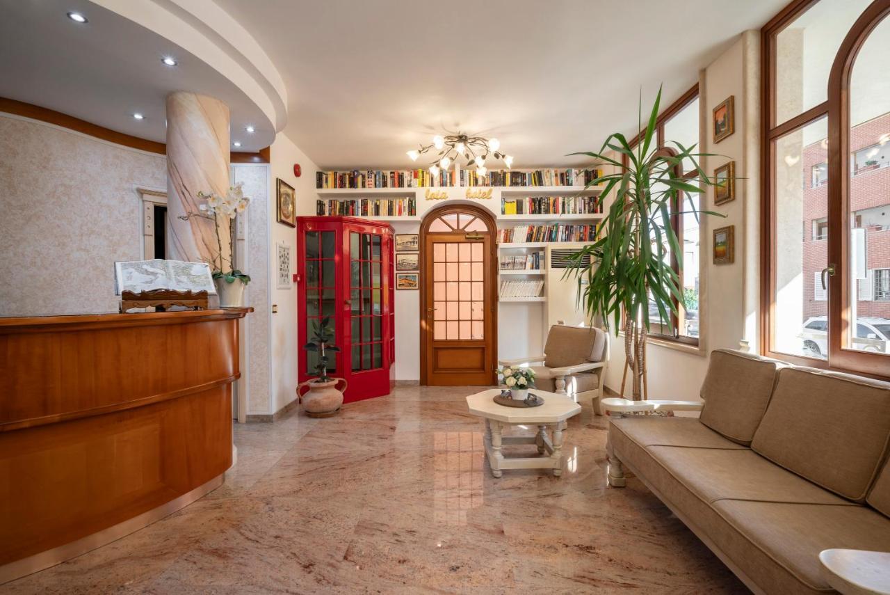 Lola Piccolo Hotel E Appartamenti Марина ди Гросето Екстериор снимка