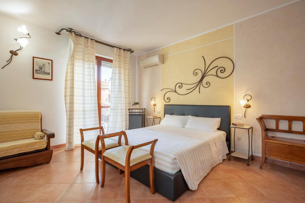 Lola Piccolo Hotel E Appartamenti Марина ди Гросето Екстериор снимка