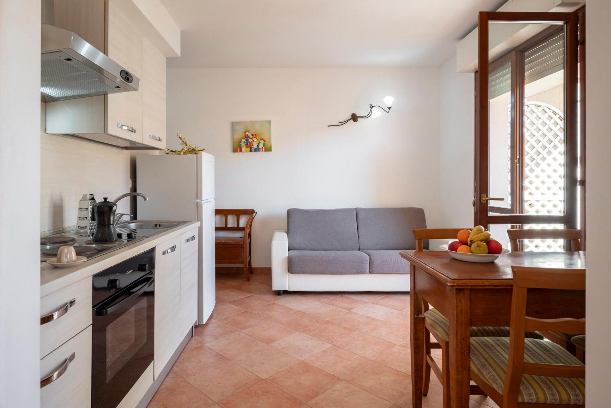 Lola Piccolo Hotel E Appartamenti Марина ди Гросето Екстериор снимка