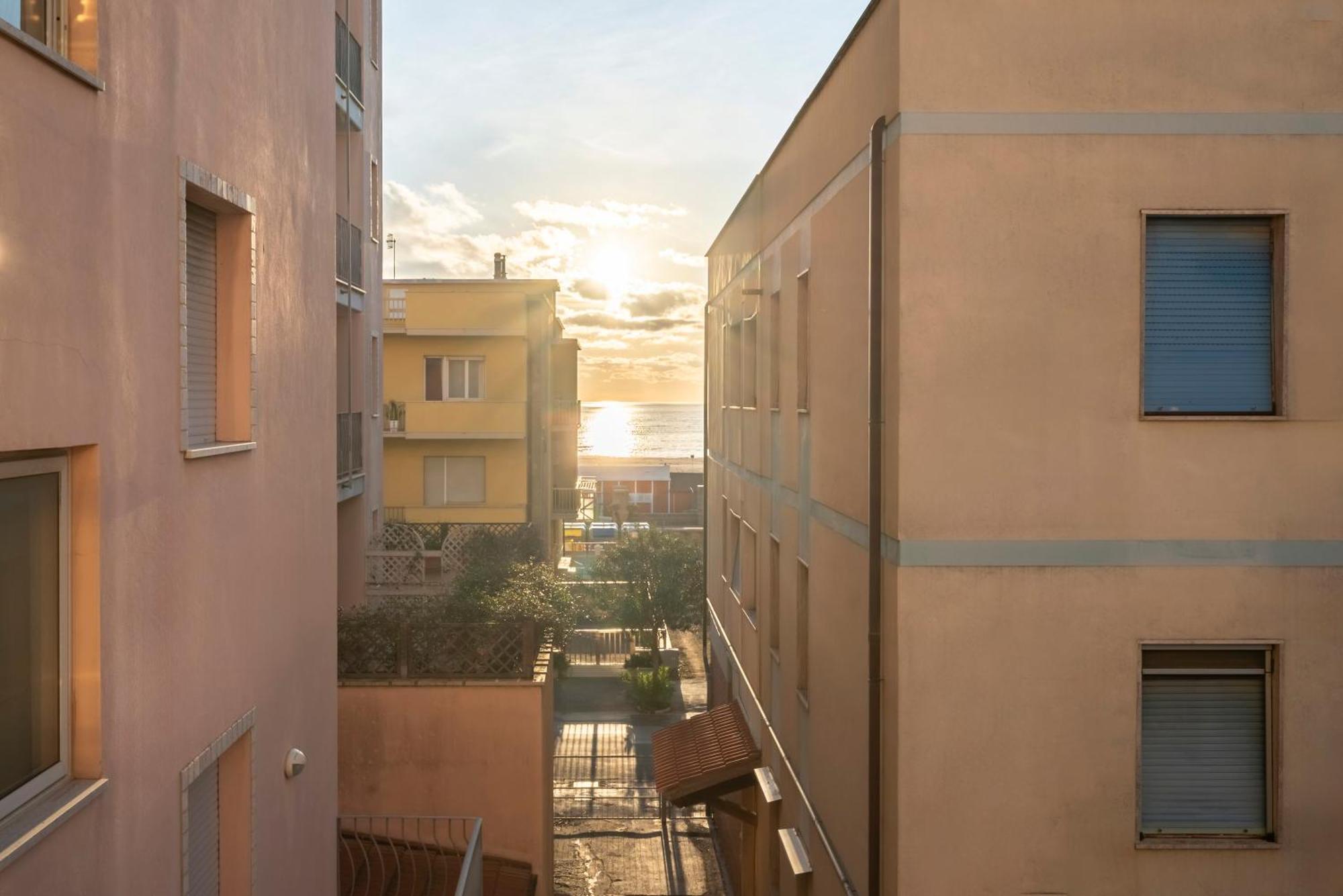 Lola Piccolo Hotel E Appartamenti Марина ди Гросето Екстериор снимка
