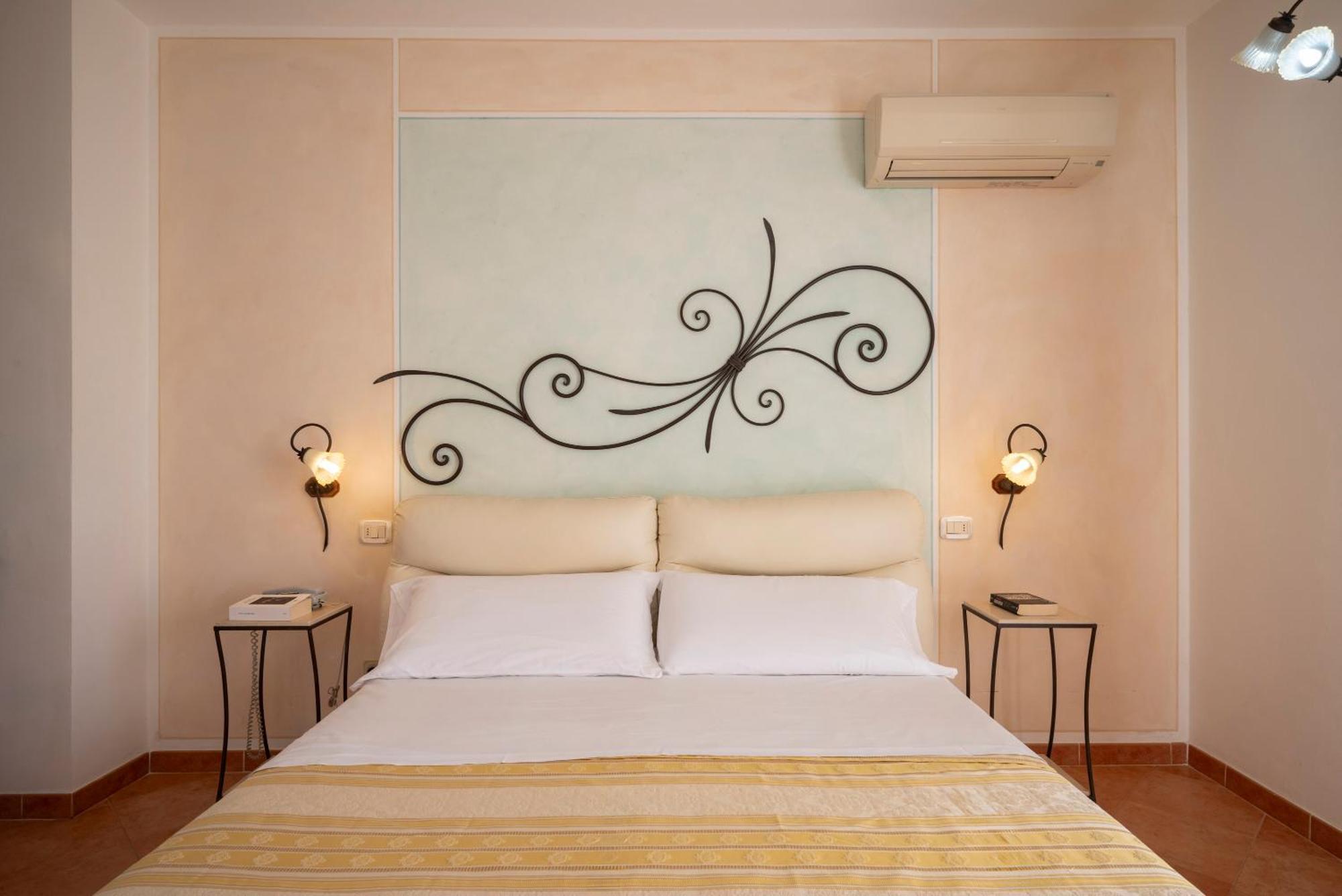 Lola Piccolo Hotel E Appartamenti Марина ди Гросето Екстериор снимка