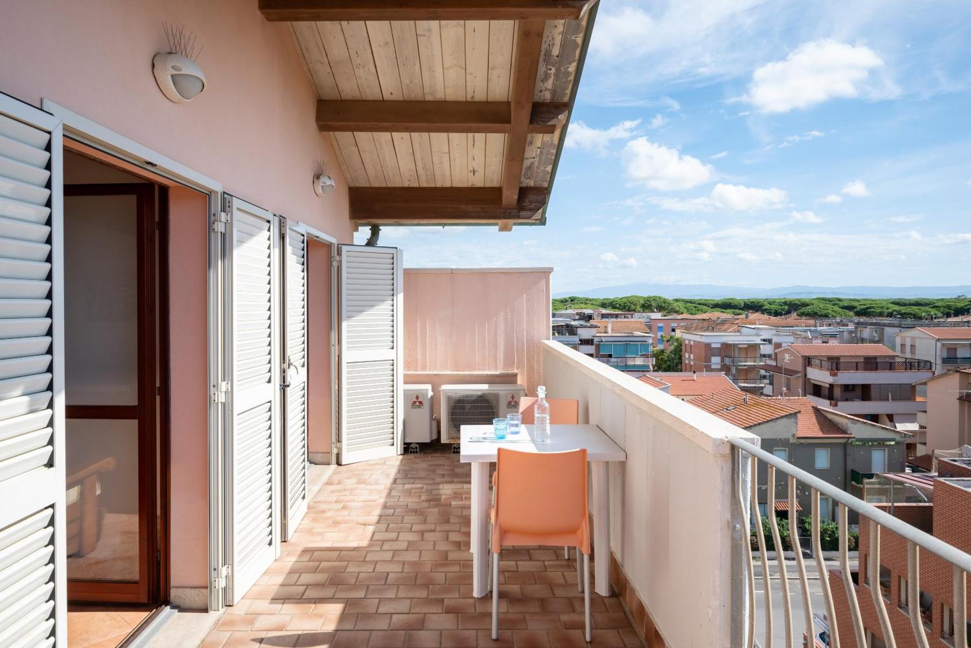 Lola Piccolo Hotel E Appartamenti Марина ди Гросето Екстериор снимка