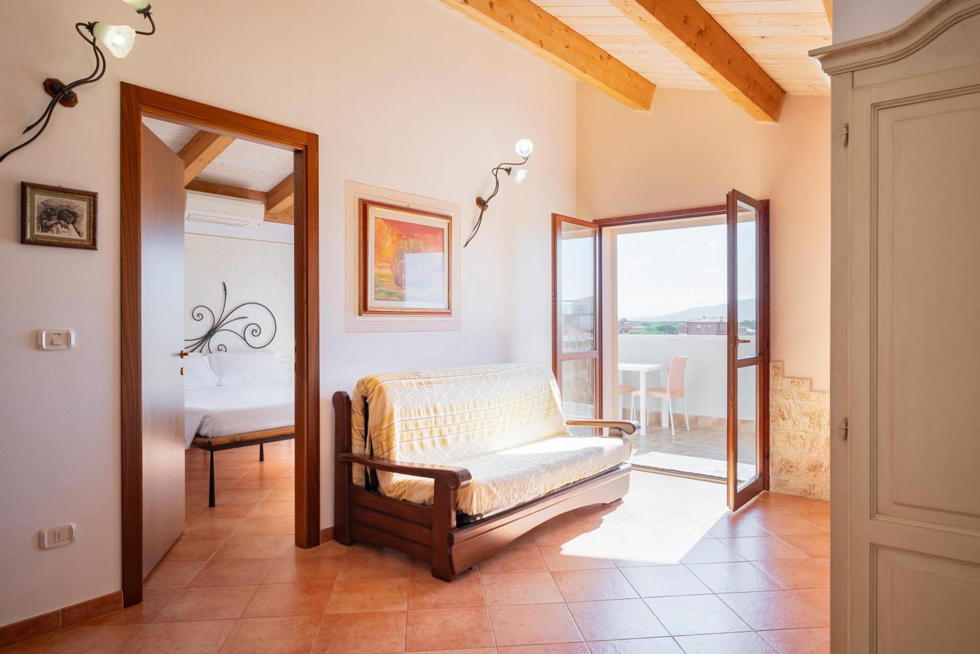 Lola Piccolo Hotel E Appartamenti Марина ди Гросето Екстериор снимка