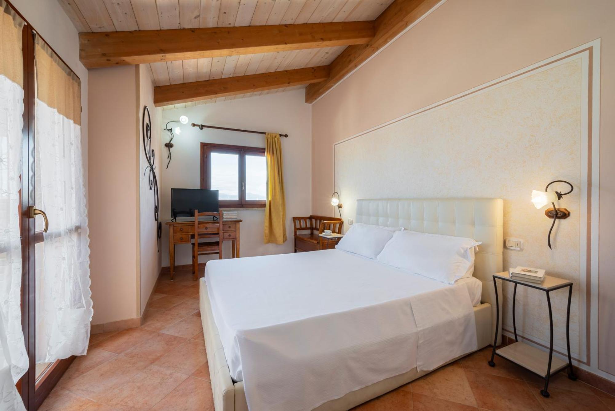 Lola Piccolo Hotel E Appartamenti Марина ди Гросето Екстериор снимка