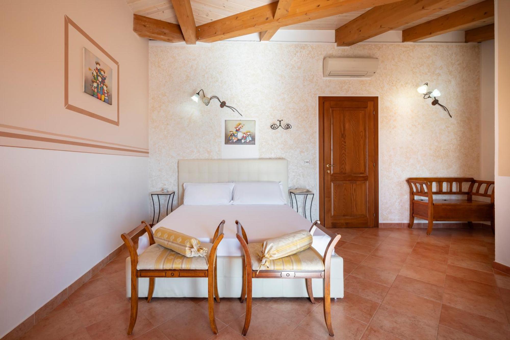 Lola Piccolo Hotel E Appartamenti Марина ди Гросето Екстериор снимка