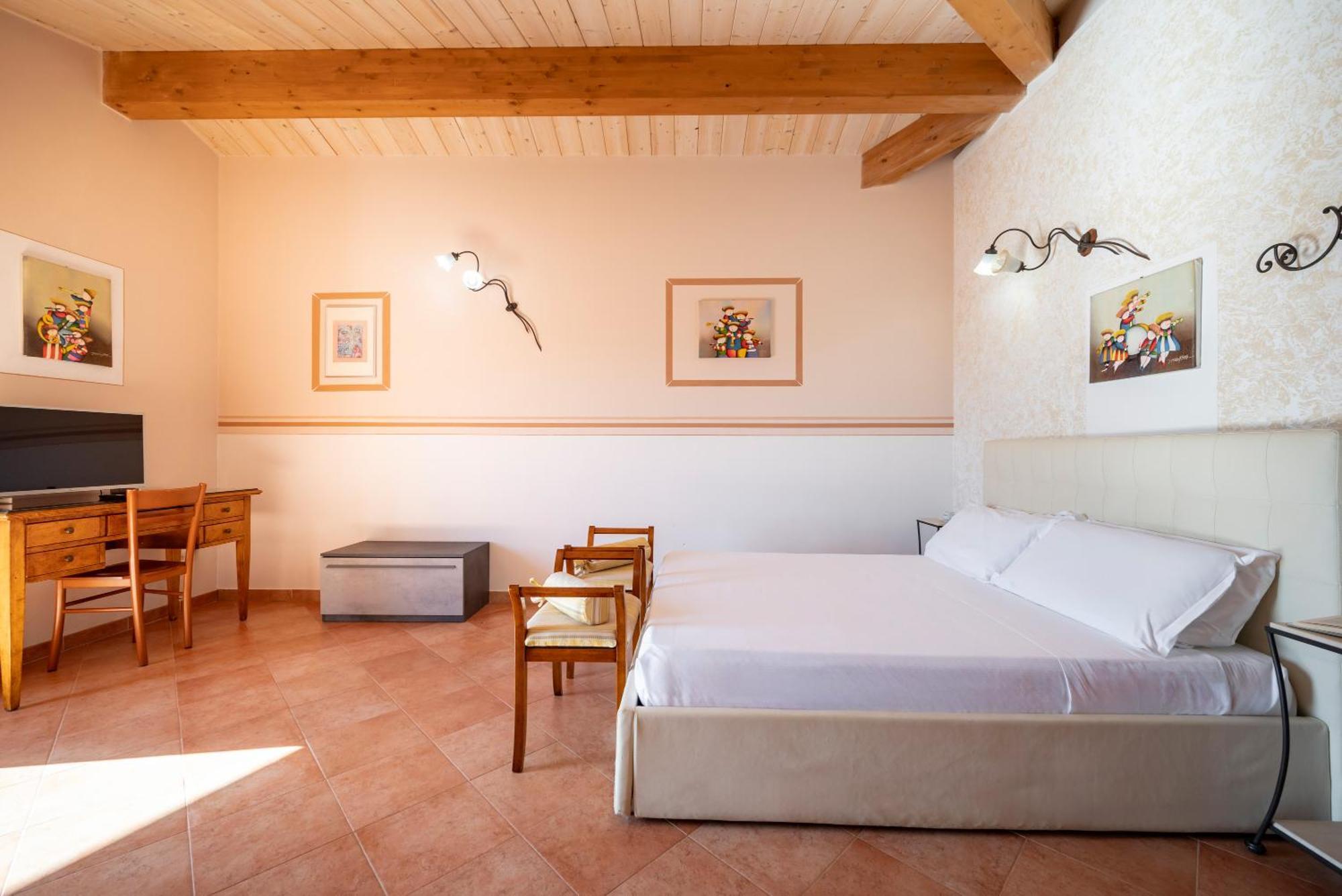 Lola Piccolo Hotel E Appartamenti Марина ди Гросето Екстериор снимка