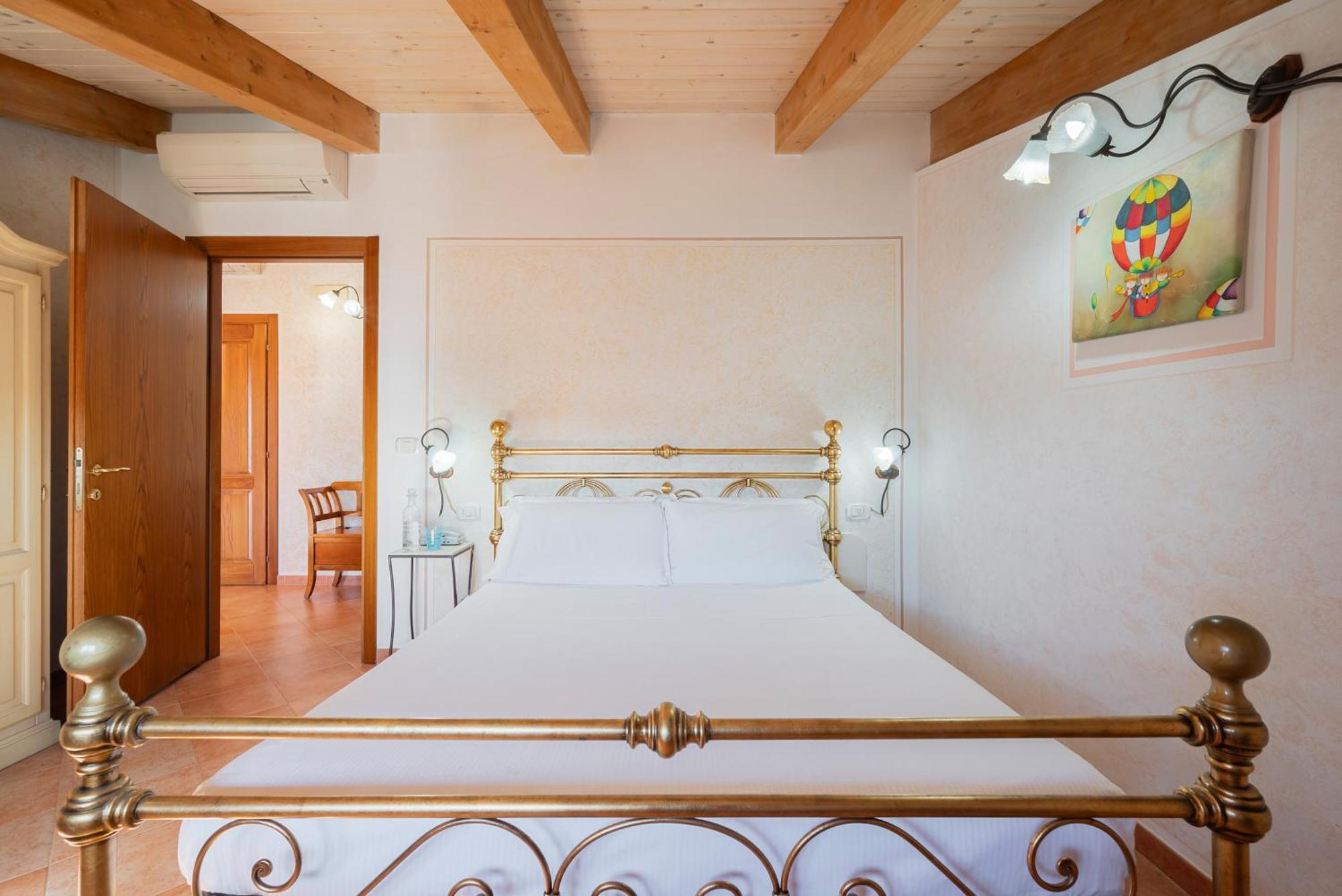 Lola Piccolo Hotel E Appartamenti Марина ди Гросето Екстериор снимка