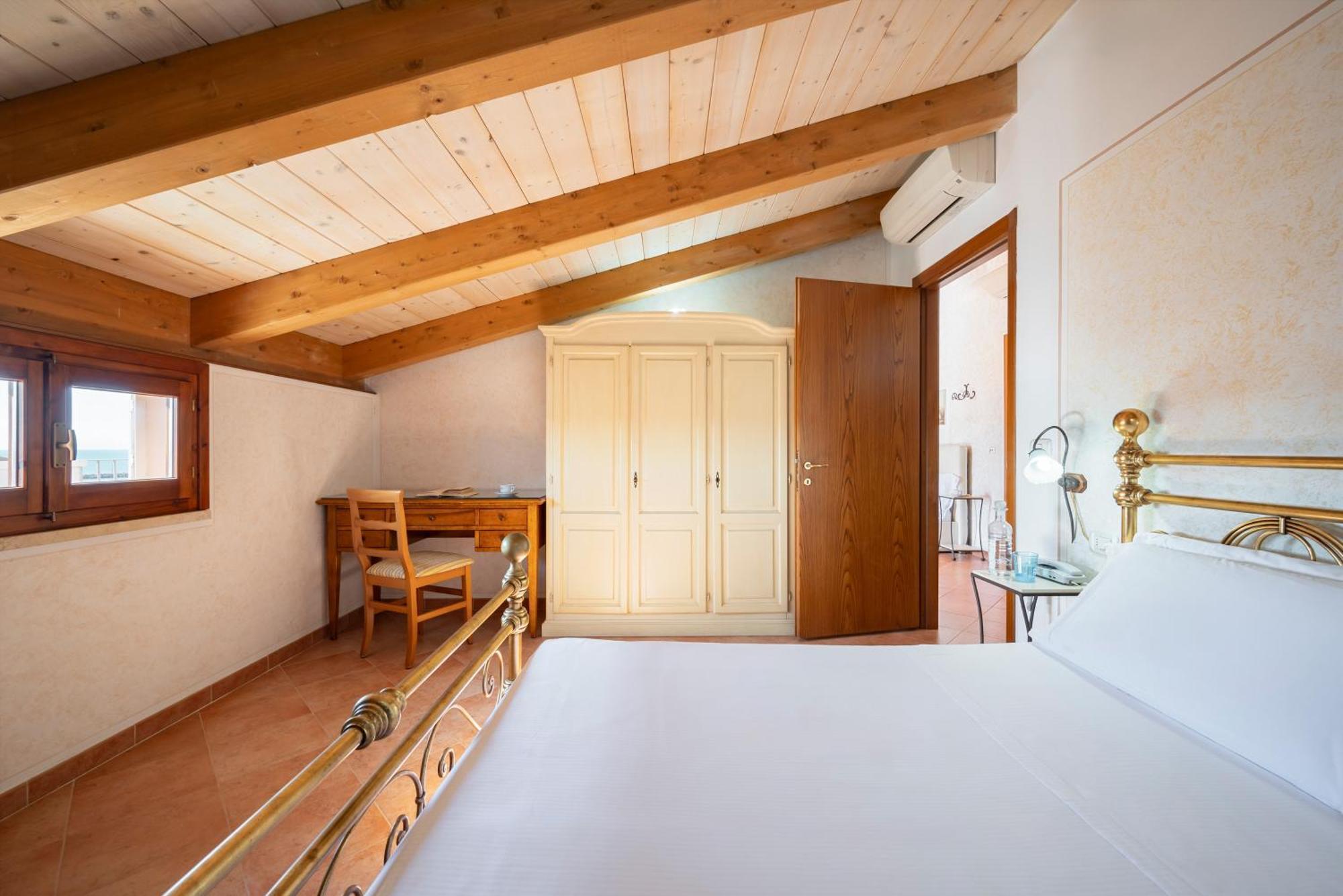 Lola Piccolo Hotel E Appartamenti Марина ди Гросето Екстериор снимка
